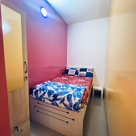 두바이 Moon Backpackers Burjman Exit 2, Family Partitions, Loft Partitions, 아파트 외부 사진