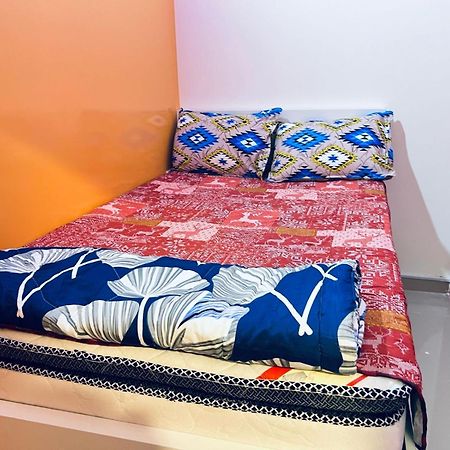 두바이 Moon Backpackers Burjman Exit 2, Family Partitions, Loft Partitions, 아파트 외부 사진