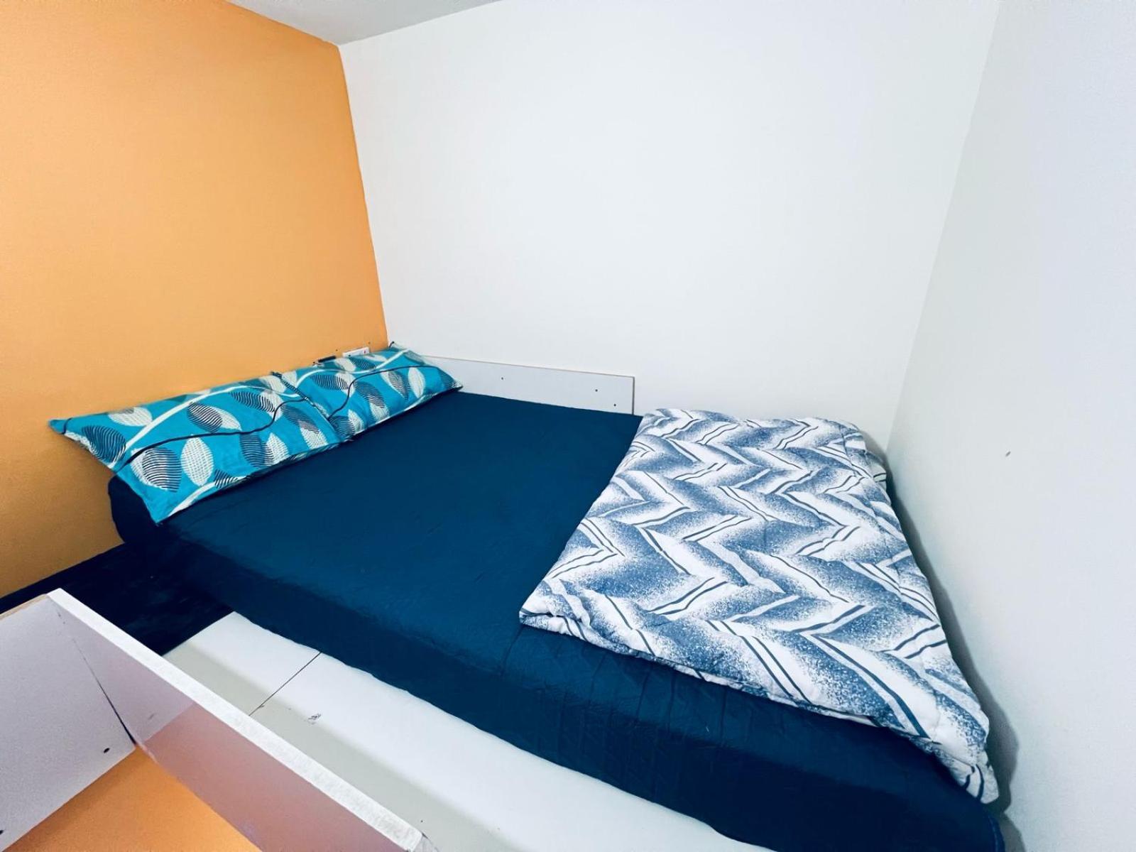 두바이 Moon Backpackers Burjman Exit 2, Family Partitions, Loft Partitions, 아파트 외부 사진