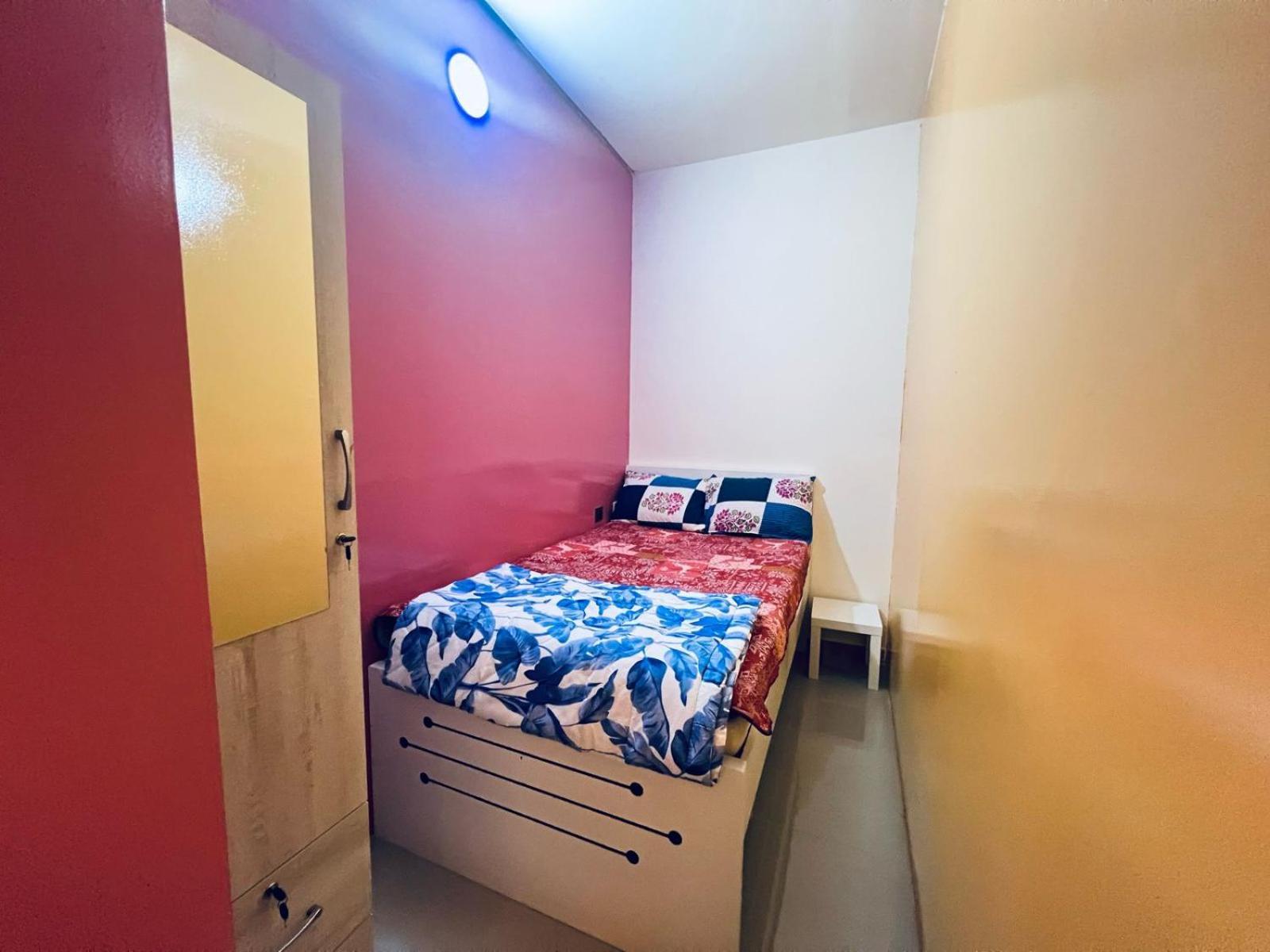 두바이 Moon Backpackers Burjman Exit 2, Family Partitions, Loft Partitions, 아파트 외부 사진