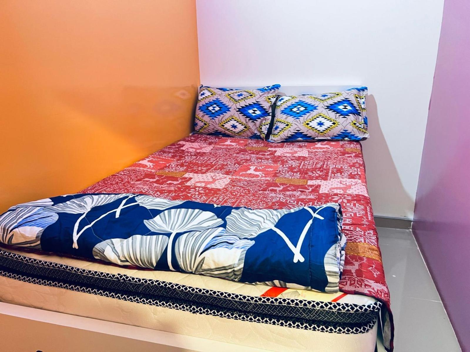 두바이 Moon Backpackers Burjman Exit 2, Family Partitions, Loft Partitions, 아파트 외부 사진