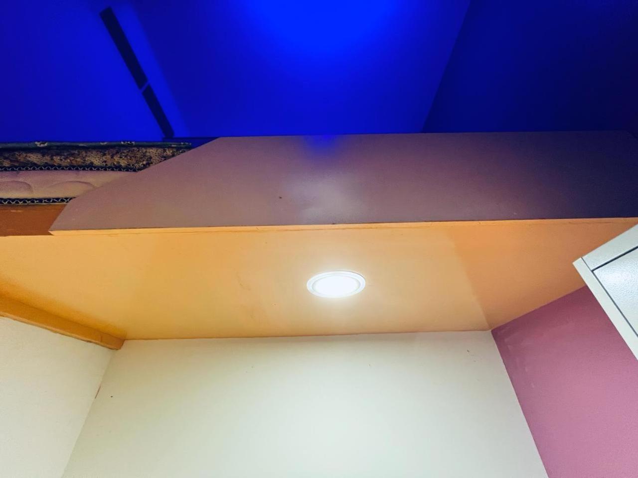 두바이 Moon Backpackers Burjman Exit 2, Family Partitions, Loft Partitions, 아파트 외부 사진