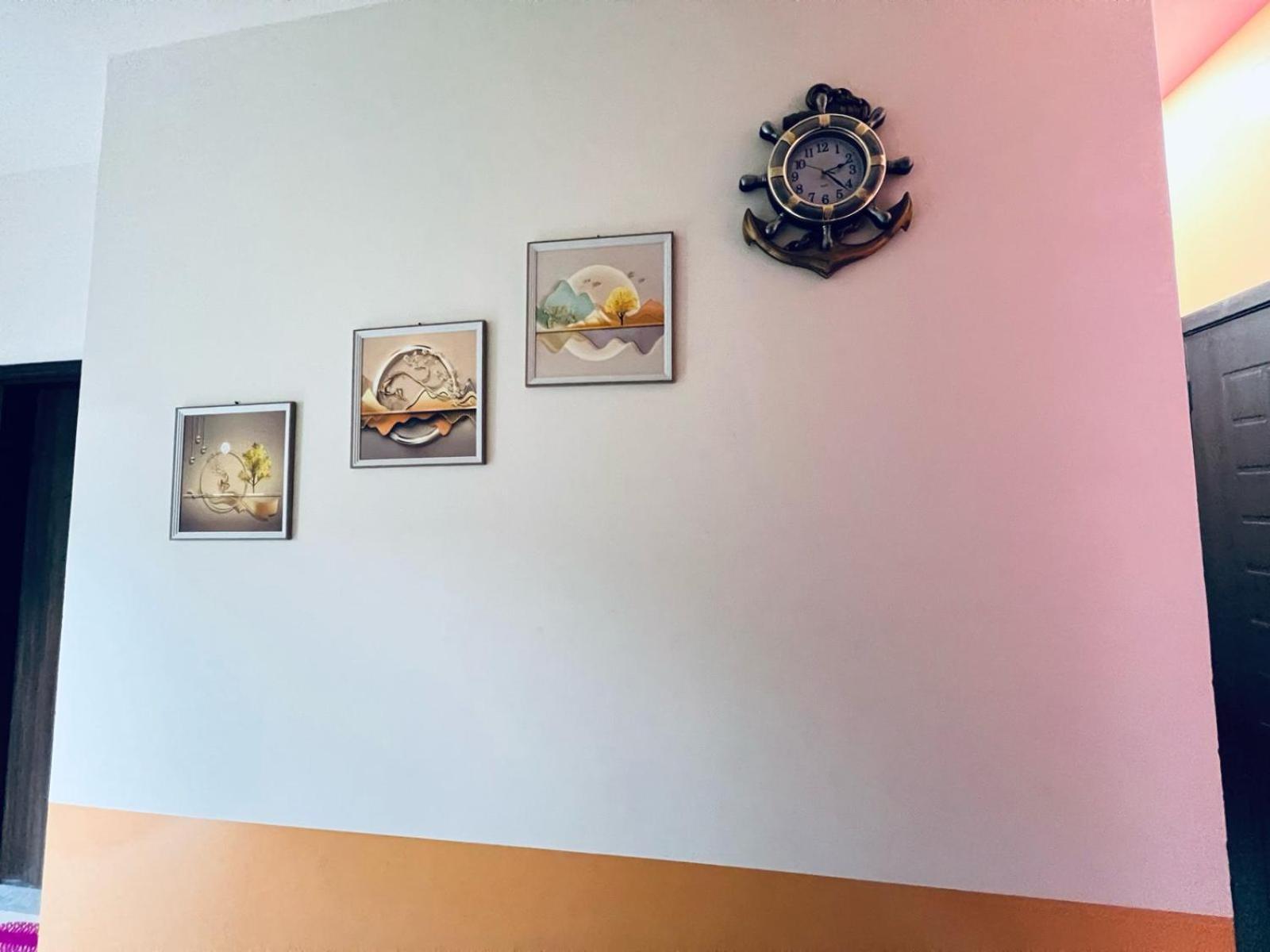 두바이 Moon Backpackers Burjman Exit 2, Family Partitions, Loft Partitions, 아파트 외부 사진