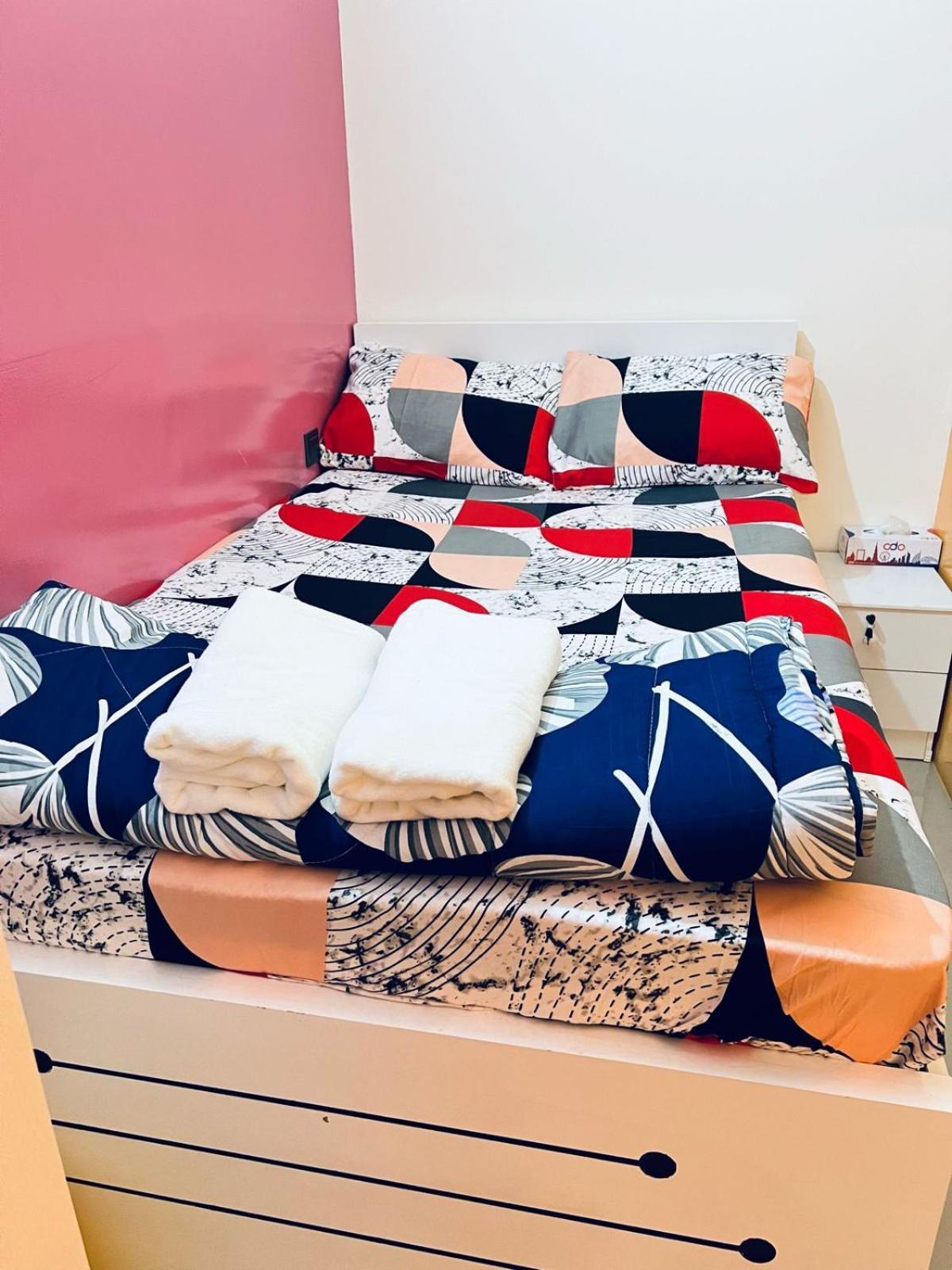 두바이 Moon Backpackers Burjman Exit 2, Family Partitions, Loft Partitions, 아파트 외부 사진