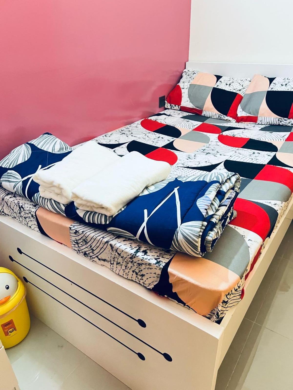 두바이 Moon Backpackers Burjman Exit 2, Family Partitions, Loft Partitions, 아파트 외부 사진
